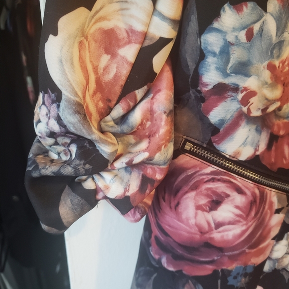 Floaral blazer - Picture 3 of 4